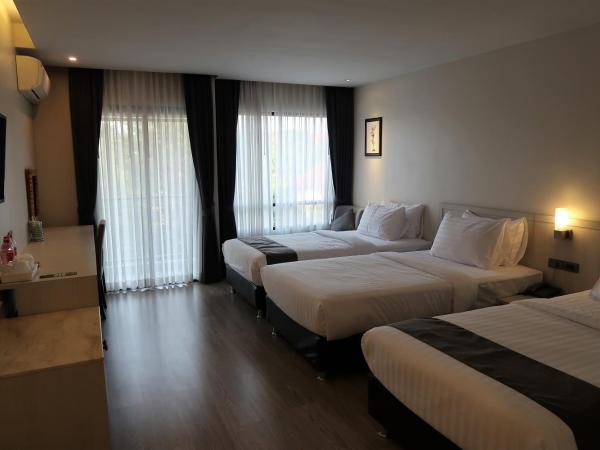 Rung Aroon Hotel By Le Siri : photo 1 de la chambre chambre triple supérieure