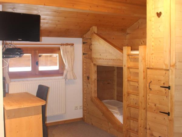 Hôtel et Chalet Au Coin Du Feu Chilly Powder : photo 9 de la chambre chalet 3 chambres