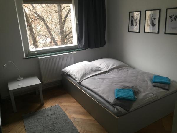 P63 City Rooms Nürnberg Center : photo 3 de la chambre chambre familiale