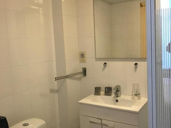Hotel Carillon : photo 2 de la chambre chambre double avec douche