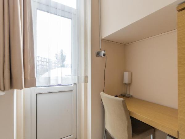 Hotel Port : photo 6 de la chambre chambre quadruple