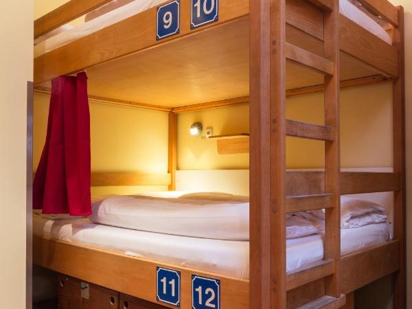 Euro Youth Hotel Munich : photo 4 de la chambre lits superposés (2 personnes) dans dortoir pour femmes de 12 lits avec salle de bains commune