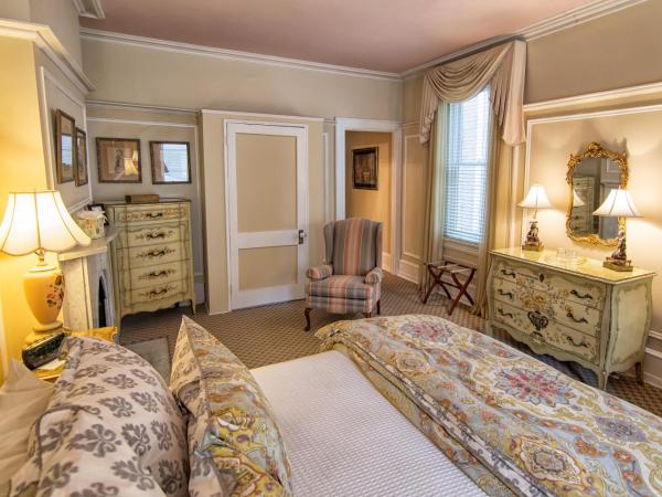 La Reserve Bed and Breakfast : photo 2 de la chambre chambre de luxe avec lit king-size – 1
