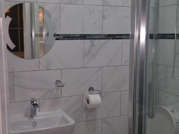 Ali Inn Oxford : photo 5 de la chambre chambre double avec salle de bains privative