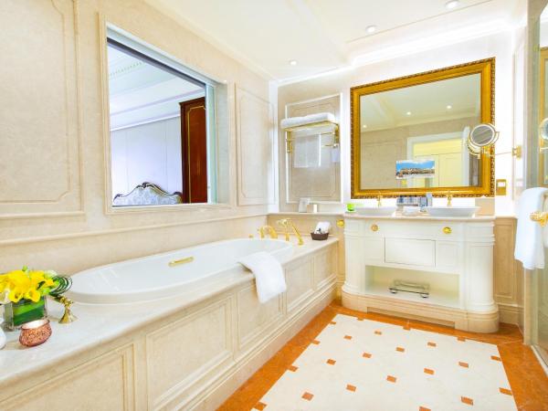 Legend Palace Hotel : photo 5 de la chambre chambre double deluxe