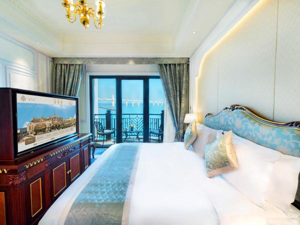 Legend Palace Hotel : photo 2 de la chambre grande chambre double 