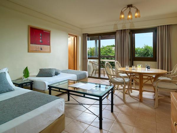 Aldemar Knossos Royal : photo 2 de la chambre chambre familiale (2 adultes et 2 enfants)