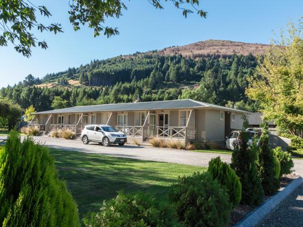 Queenstown Top 10 Holiday Park : photo 1 de la chambre chambre double avec salle de bains