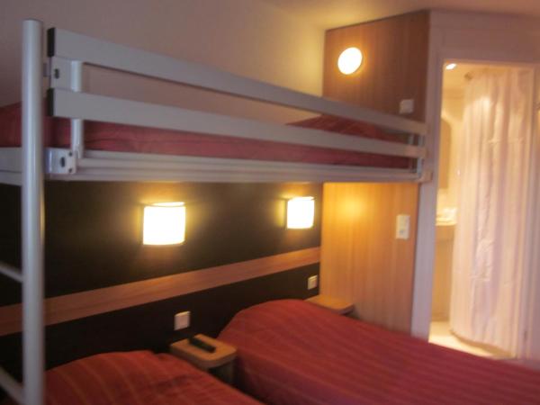 Premiere Classe Bayeux : photo 1 de la chambre chambre triple