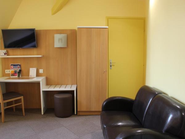 The Originals City, Hôtel Continental, Poitiers : photo 2 de la chambre chambre triple supérieure