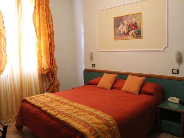 Hotel La Torre : photo 8 de la chambre chambre double ou lits jumeaux