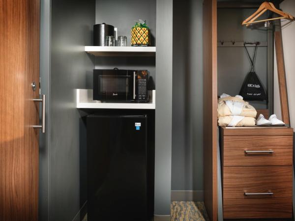 Staypineapple, Hotel Z, Gaslamp San Diego : photo 3 de la chambre suite 2 lits queen-size z