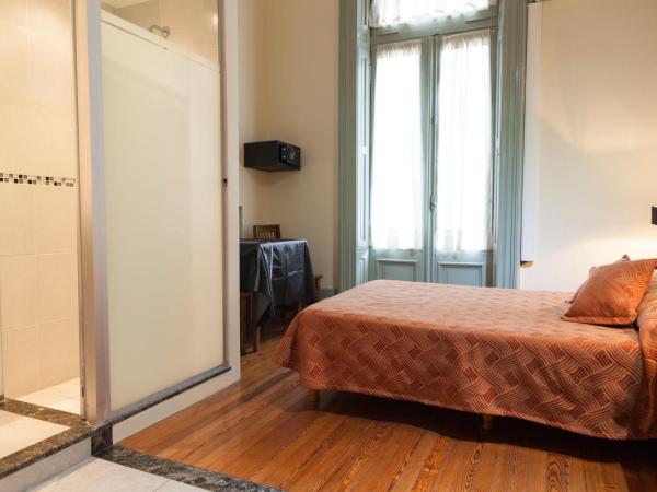 Hotel Reina : photo 3 de la chambre chambre double