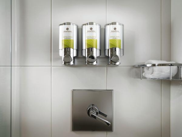 Staypineapple, Hotel Z, Gaslamp San Diego : photo 4 de la chambre hébergement lit queen-size z