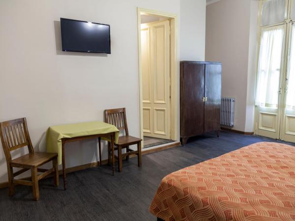 Hotel Reina : photo 8 de la chambre chambre triple standard