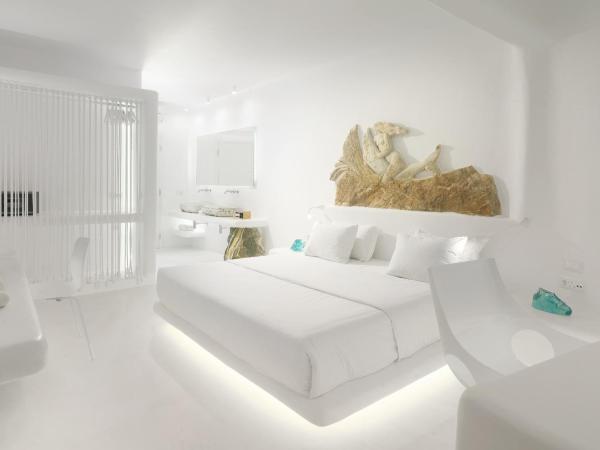 Mykonos Bay Resort & Villas : photo 4 de la chambre  suite lune de miel exclusive avec jacuzzi intérieur - vue sur mer