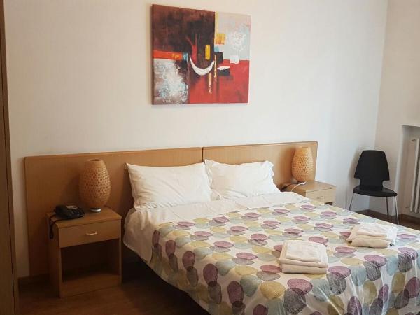 Albergo Guido Reni : photo 5 de la chambre chambre double ou lits jumeaux avec balcon