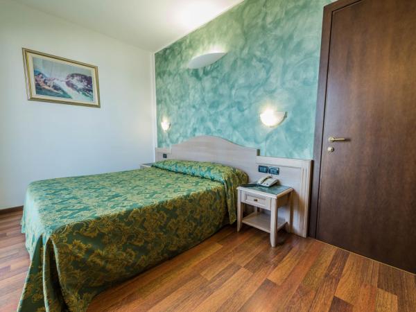 Park Hotel Perù ***S : photo 6 de la chambre chambre double Élégance