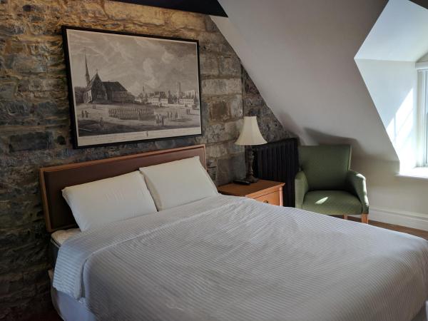 Auberge du Trésor : photo 4 de la chambre chambre lit queen-size avec vue