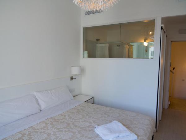 Hostal Marina Cadaqués : photo 3 de la chambre chambre double ou lits jumeaux avec terrasse