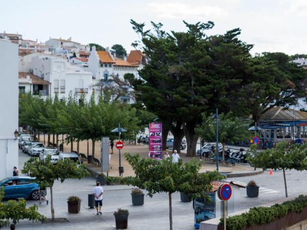 Hostal Marina Cadaqués : photo 8 de la chambre chambre double ou lits jumeaux avec terrasse