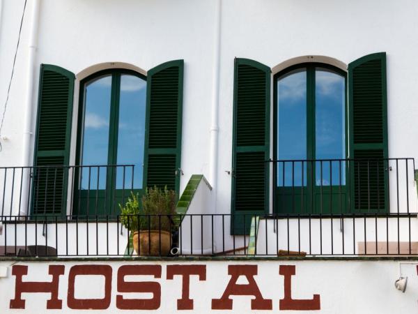 Hostal Marina Cadaqués : photo 7 de la chambre chambre double ou lits jumeaux avec terrasse