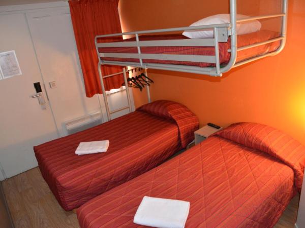Premiere Classe Biarritz : photo 8 de la chambre chambre triple (1 lit double et 1 lit simple)