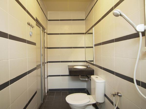 Anggerik Lodging : photo 3 de la chambre cendana quadruple room