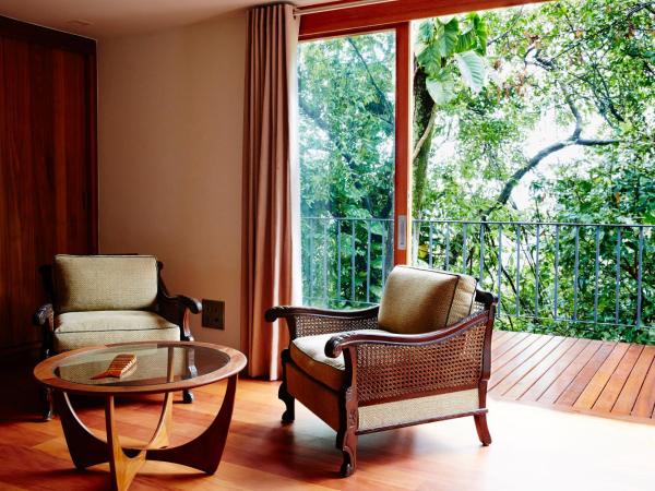 Chez Georges : photo 6 de la chambre chambre lit king-size avec balcon