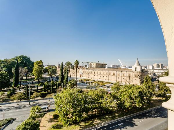 Exe Sevilla Macarena : photo 2 de la chambre chambre double ou lits jumeaux - vue sur ville