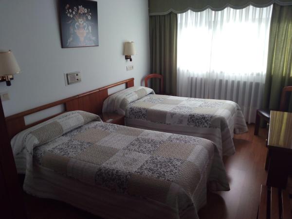 Hostal Palas : photo 6 de la chambre chambre double ou lits jumeaux