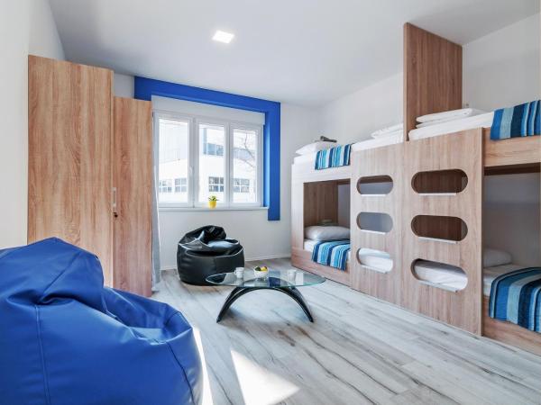 Sky Hostel : photo 1 de la chambre lit dans dortoir pour femmes de 4 lits