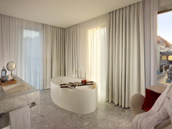HYPERION Hotel Dresden Am Schloss : photo 5 de la chambre suite junior