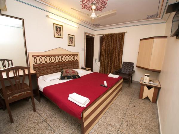 Hotel Kalyan : photo 1 de la chambre chambre double standard avec ventilateur
