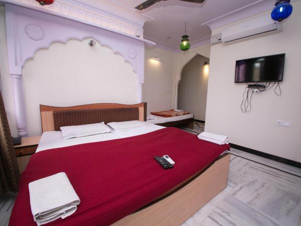 Hotel Kalyan : photo 3 de la chambre chambre triple supérieure