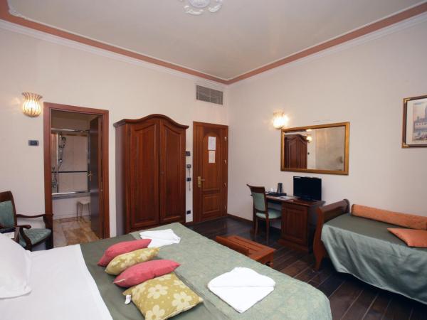Domus Florentiae Hotel : photo 4 de la chambre chambre triple