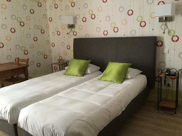 Hôtel République : photo 1 de la chambre chambre lits jumeaux