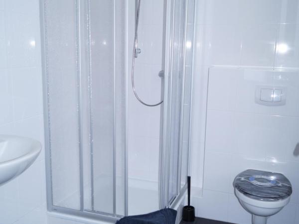 MY-BED Hamburg : photo 7 de la chambre chambre lits jumeaux avec salle de bains privative