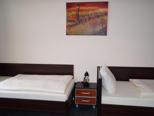 MY-BED Hamburg : photo 1 de la chambre chambre lits jumeaux avec salle de bains privative