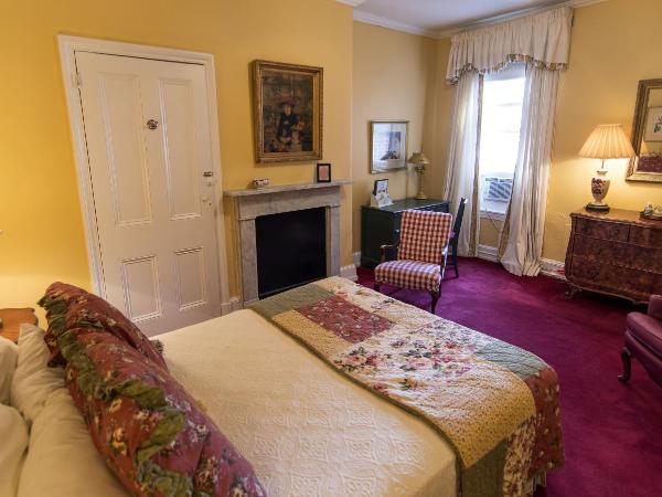 La Reserve Bed and Breakfast : photo 4 de la chambre chambre lit queen-size avec salle de bains commune n° 1