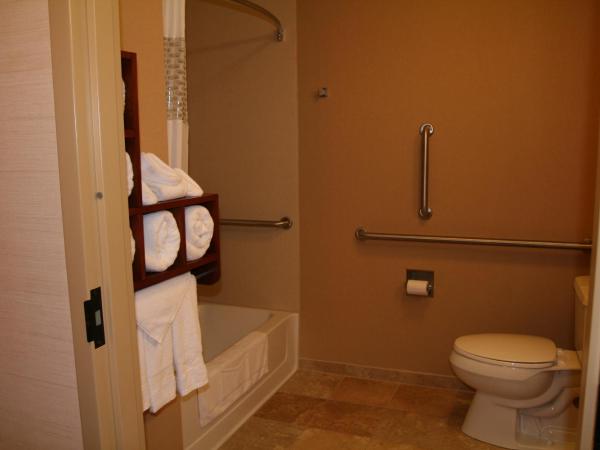 McKnight Hotel : photo 6 de la chambre chambre lit king-size avec baignoire - accessible aux personnes à mobilité réduite