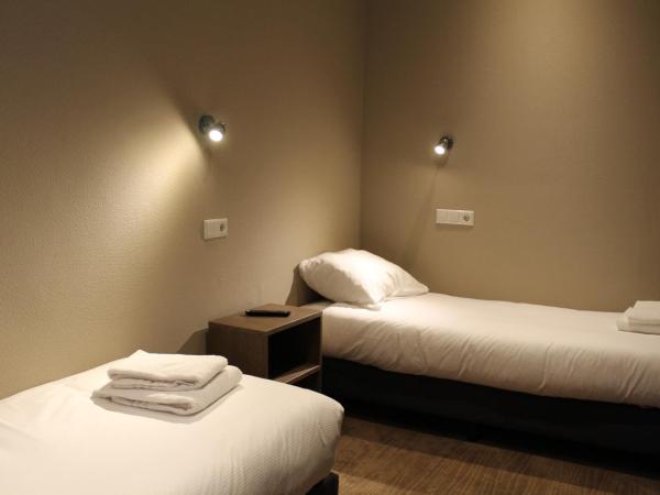 Blossoms City Hotel : photo 1 de la chambre chambre triple confort