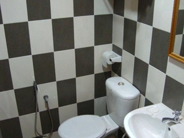 DM Hotel : photo 3 de la chambre chambre lits jumeaux