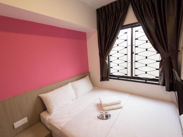 HomeStay 21 Hotel : photo 5 de la chambre chambre lit queen-size