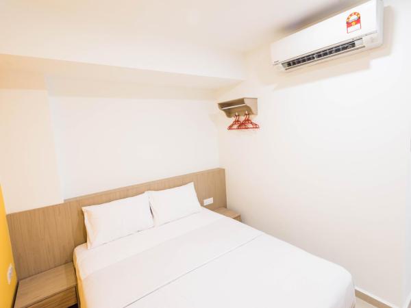 HomeStay 21 Hotel : photo 2 de la chambre chambre lit queen-size