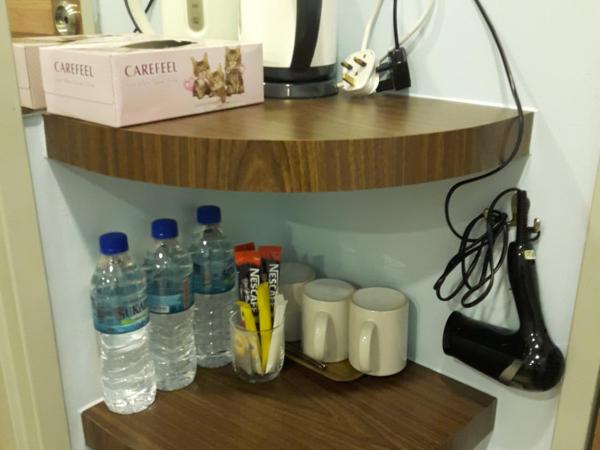 De Benz Inn : photo 3 de la chambre chambre triple avec salle de bains