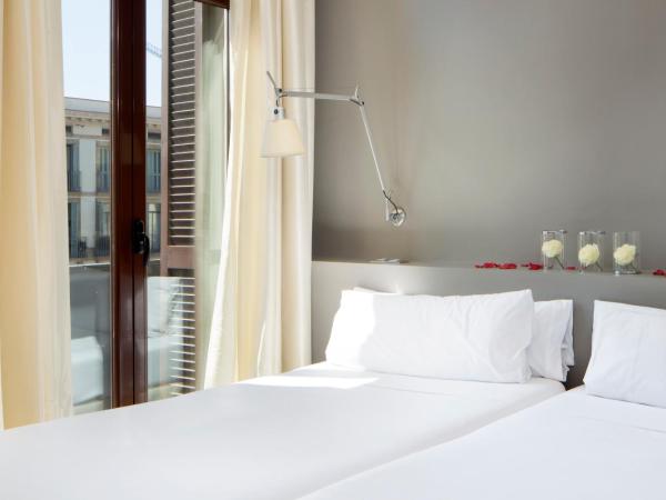 Hotel Ramblas Internacional : photo 1 de la chambre chambre confort cool - vue sur ramblas