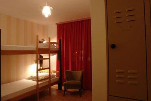 Weltempfänger Backpacker Hostel : photo 2 de la chambre lit simple dans dortoir mixte de 4 lits