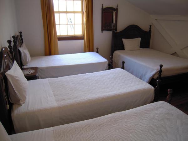 Guesthouse Lusa Atenas : photo 2 de la chambre chambre quadruple