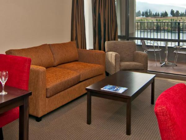 Copthorne Hotel & Resort Lakefront Queenstown : photo 7 de la chambre suite junior avec balcon - vue sur lac